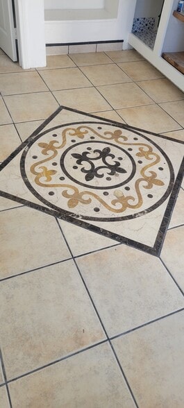 Building Photo - 1430 Peach Ave