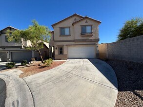 Building Photo - 3Bed/2.5Bath/2Car Residence located in North Las Vegas gated community!