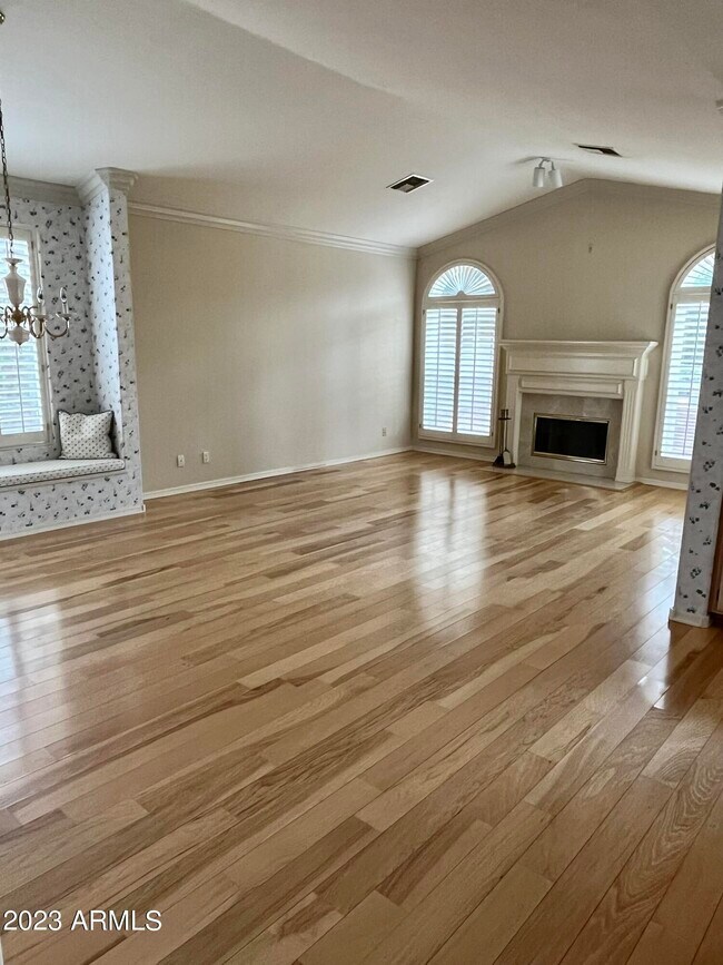 Building Photo - 10165 E Bella Vista Dr