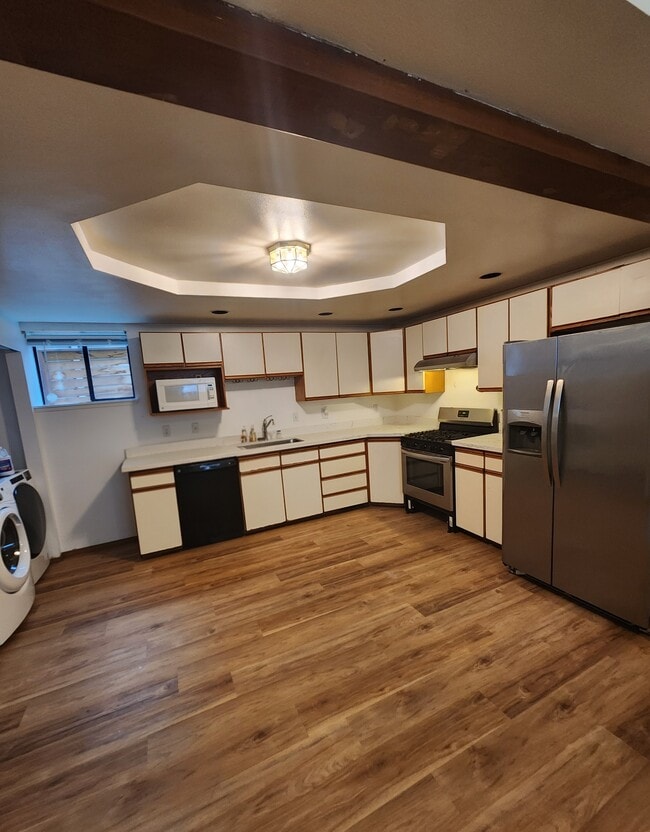 Building Photo - 304 NE 50th St