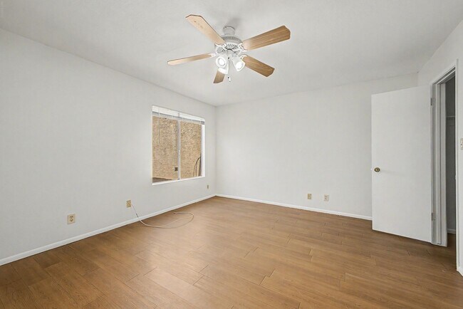 Building Photo - Remodeled 2 bedroom 2 bathroom