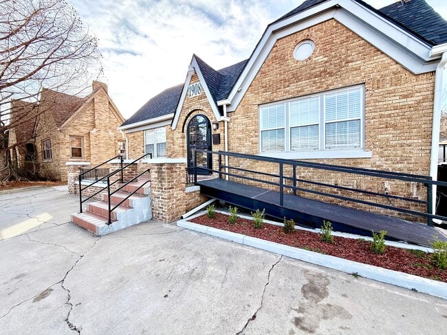 Building Photo - Large 4BD 2BA Home w/ Bonus Room close to Oklahoma City University!!