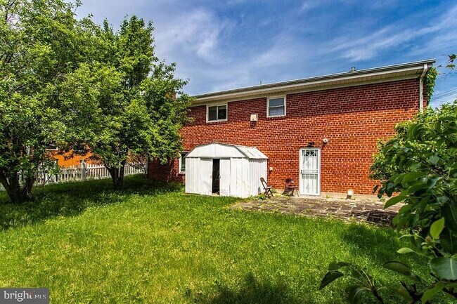 Building Photo - 9724 Admiralty Dr