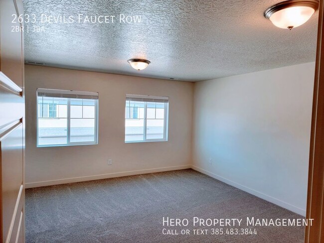 Building Photo - Stunning BRAND NEW Townhomes!