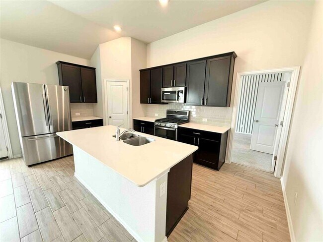 Building Photo - 301 Bright Star Ln