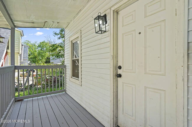 Building Photo - 1006 Sewall Ave