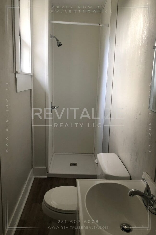 Building Photo - 4 Bed/3 Bath Home in Chickasaw East Village