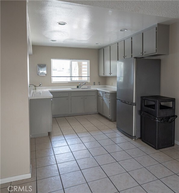 Building Photo - 4727 W 147th St