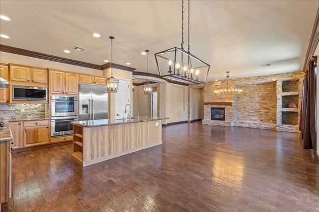 Building Photo - Exquisite Guard-Gated 3bd Luxury Home with Private Pool