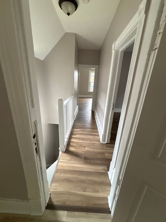 Building Photo - Beautiful 3 bedrrom 1 bathroom House in Mi...
