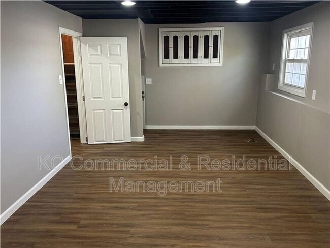 Building Photo - 7809 NE San Rafael Dr
