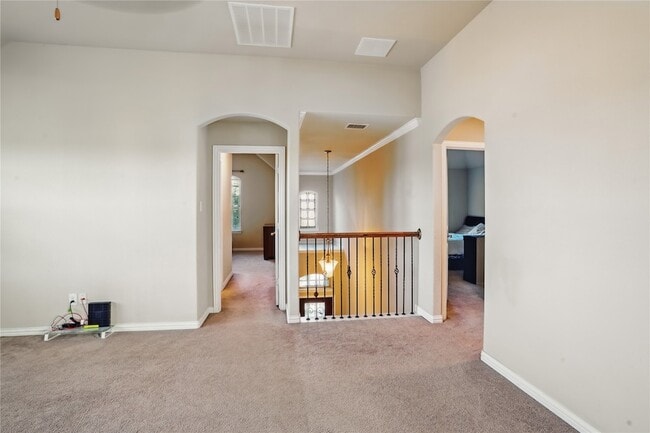 Building Photo - 1001 Vineyard Dr