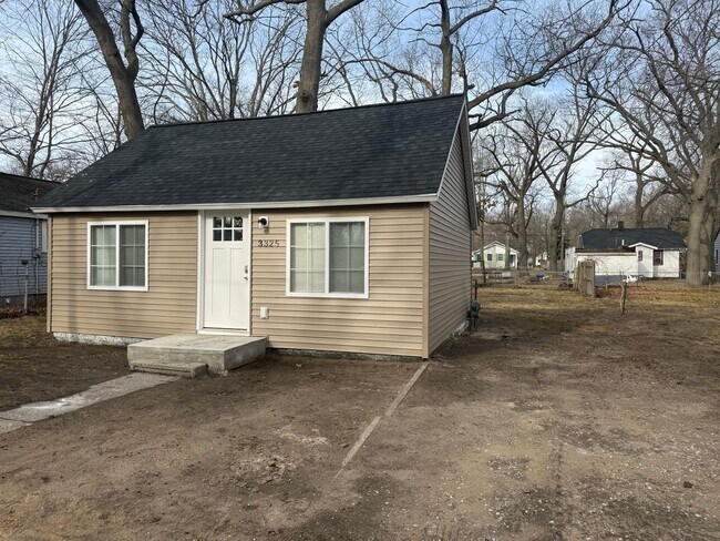 Building Photo - Like New! - 1 Bedroom Home in Muskegon