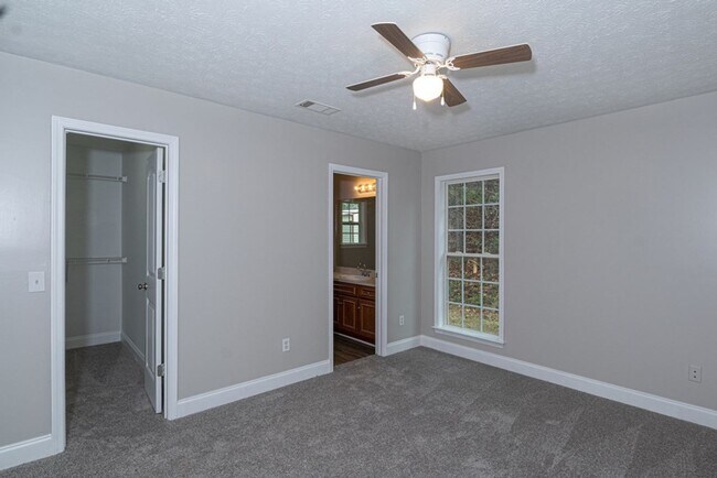 Building Photo - East Columbus