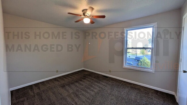 Building Photo - 1531 E Knollwood Cir