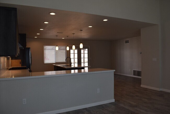Building Photo - Beautiful 3 bedroom 2 bath Santee Home!
