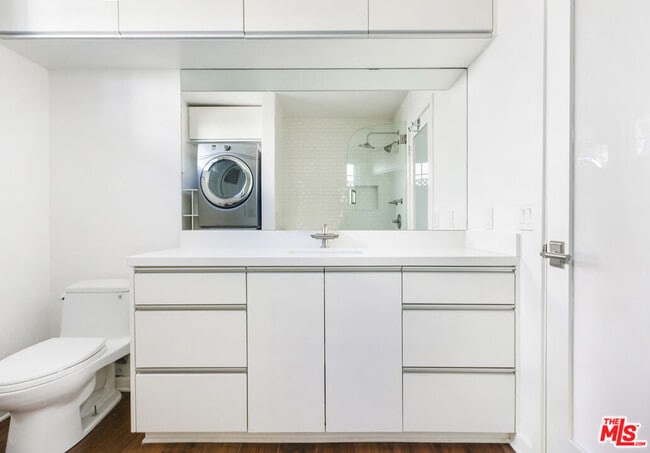 Building Photo - 3472 Rowena Ave