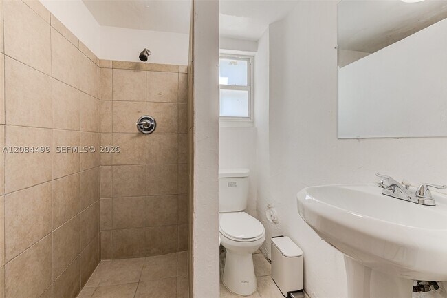 Building Photo - 571 NE 64th St