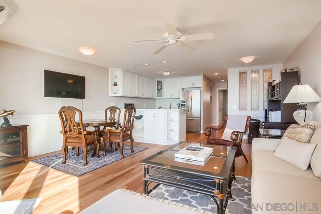 Building Photo - 190 Del Mar Shores Terrace