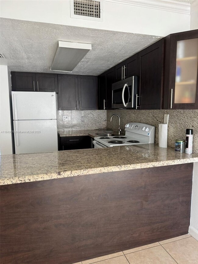 Building Photo - 2091 W 54th Terrace