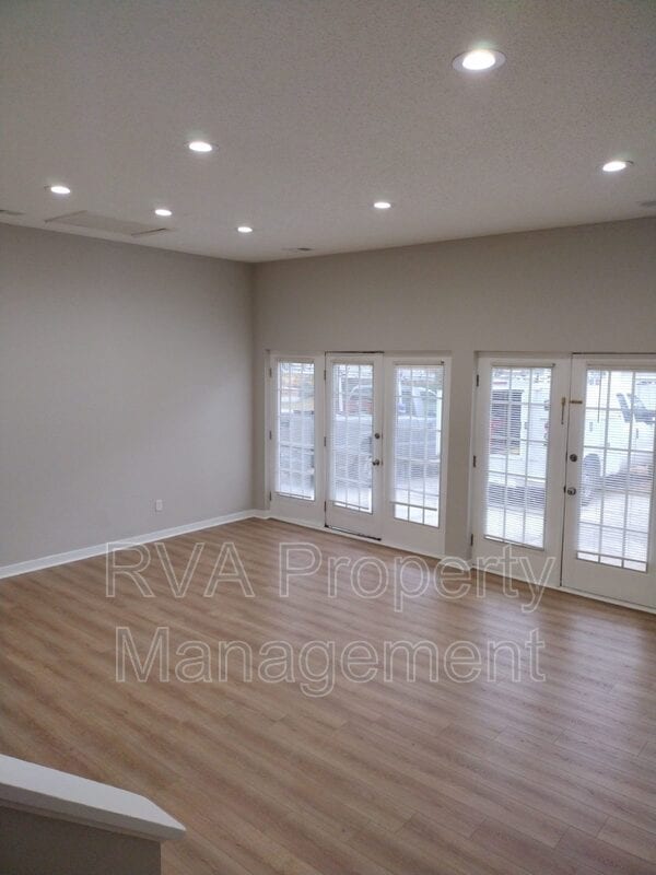 Building Photo - 3902 Birdbrook Dr