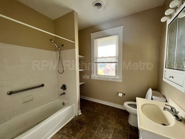 Building Photo - 615 N 37th St