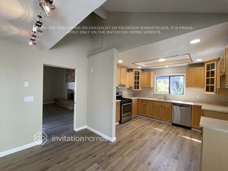 Building Photo - 3045 Waring Pl