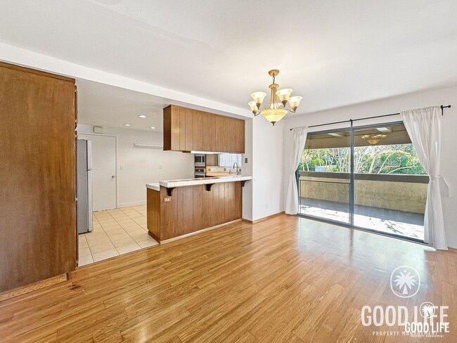 Building Photo - Spacious 4Bd/3Ba Townhome near SDSU