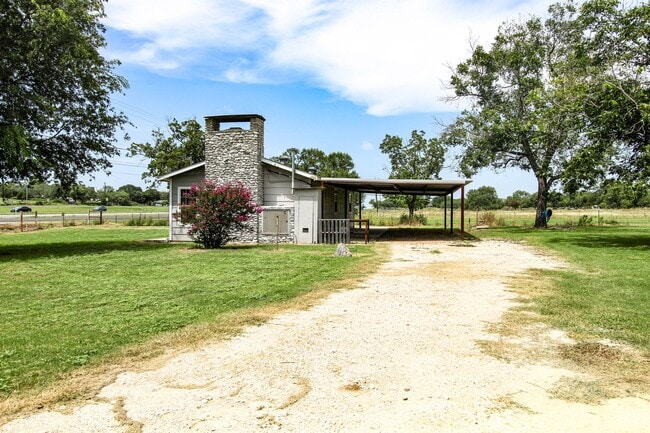 Primary Photo - 17673 Interstate 35 Access Rd