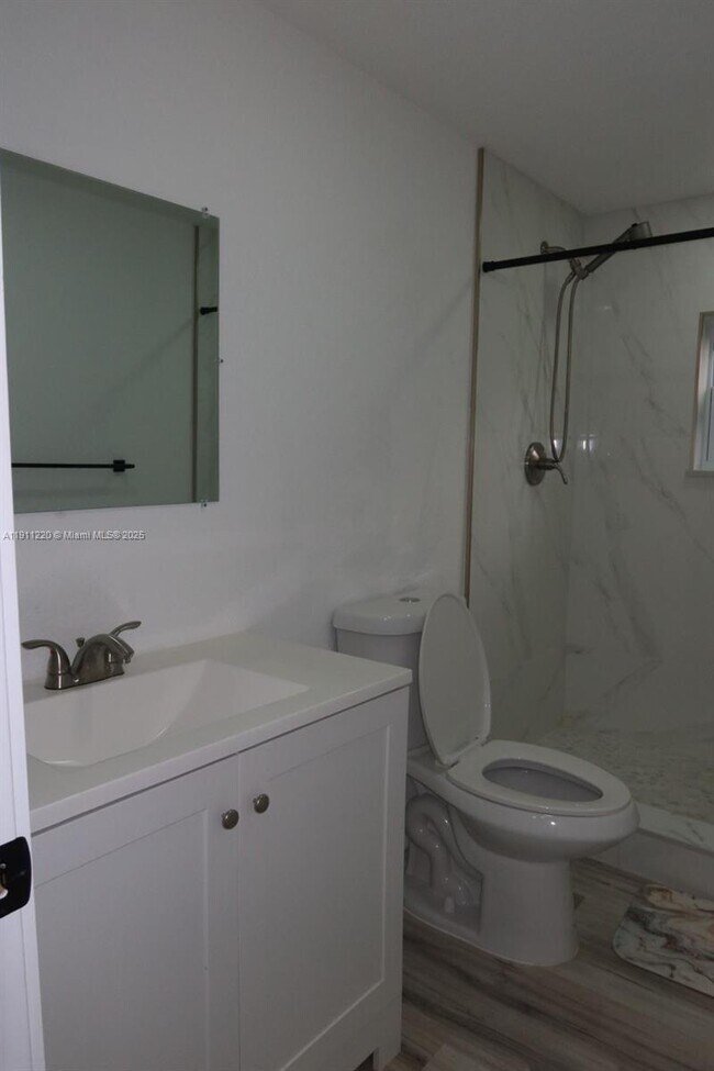 Building Photo - 1062 NW 25th St