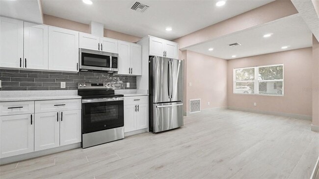 Building Photo - 1109 NW 14th Ave