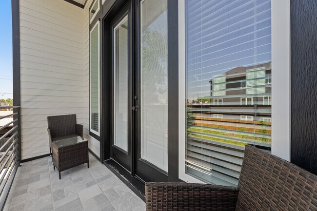 Building Photo - 8521 Brandon St