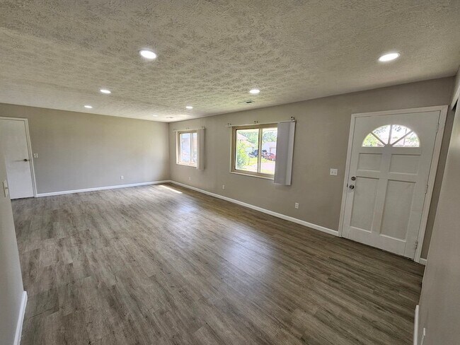 Building Photo - 7779 Cedar Wood Cir