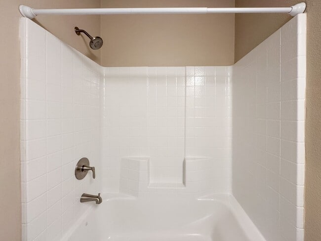 Building Photo - Charming 3-Bedroom Home in Quiet Gig Harbo...