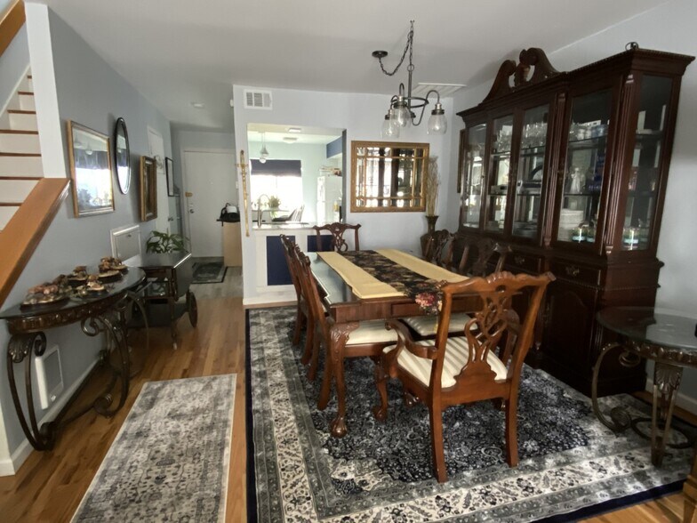 Dining room - 4 Staunton Ct