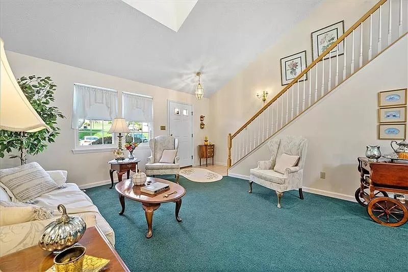 Building Photo - 103 Paddock Ln