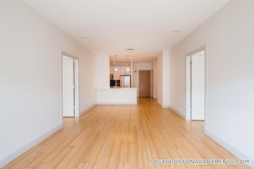 Building Photo - 320 D St