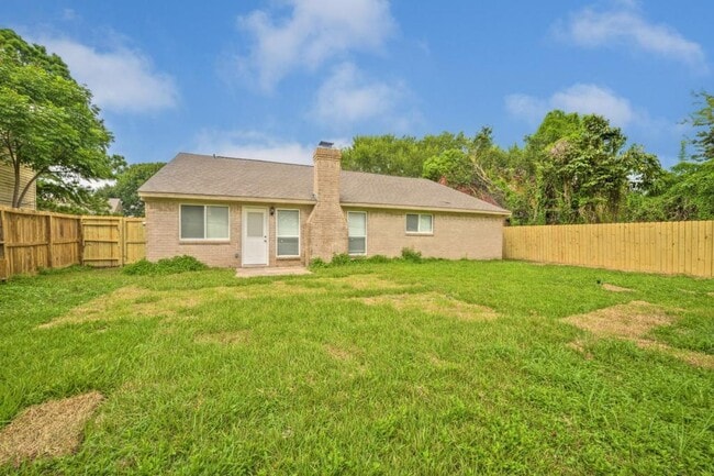 Building Photo - 1219 Gentle Bend Dr