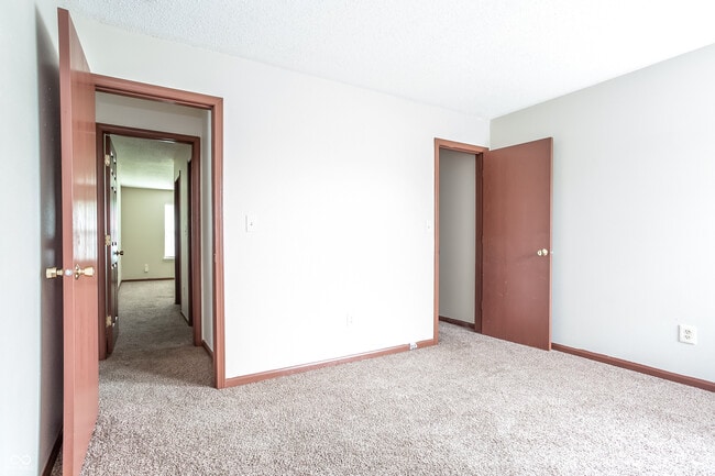 Building Photo - 8930 Lighthorse Dr
