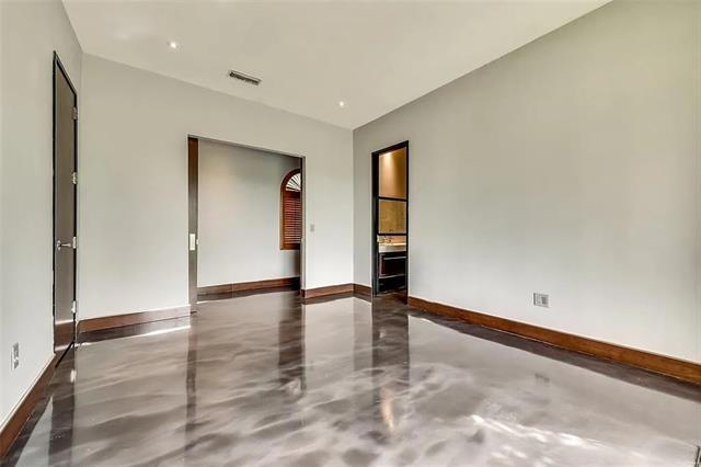 Building Photo - 8542 Meadowbrook Dr