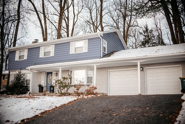 Building Photo - 1449 Jill Dr