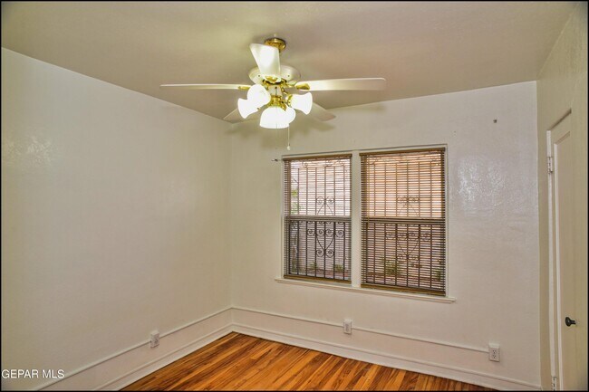 Building Photo - 815 Ellis St