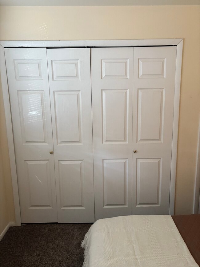 Building Photo - 217 Foss St W