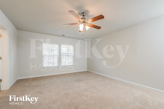 Building Photo - 272 Witch Hazel St
