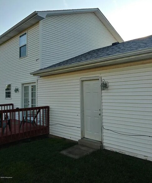 Building Photo - 143 Wiltshire Ave