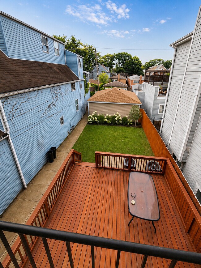 Building Photo - 3914 N Mozart St