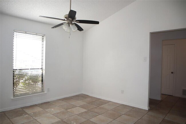 Building Photo - 2731 Eagle Pass