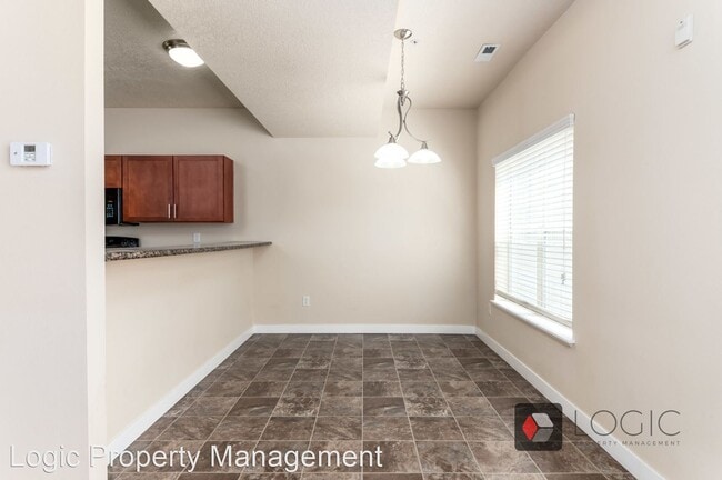 Building Photo - 2 br, 1.5 bath House - 520 S. 500 E.  #107