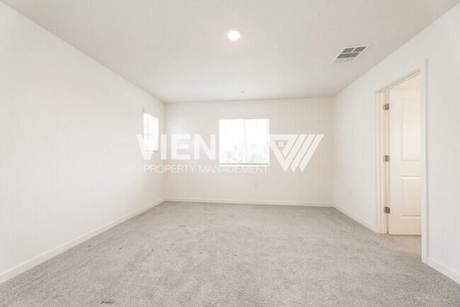 Building Photo - 9008 Sausalito Ln