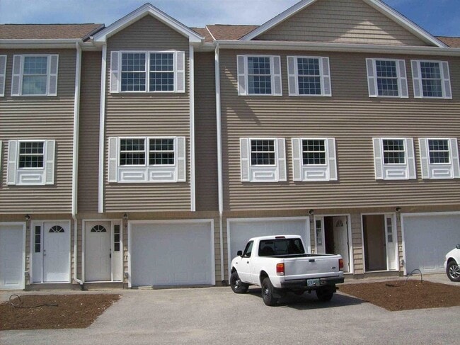 Building Photo - 675 Bell St